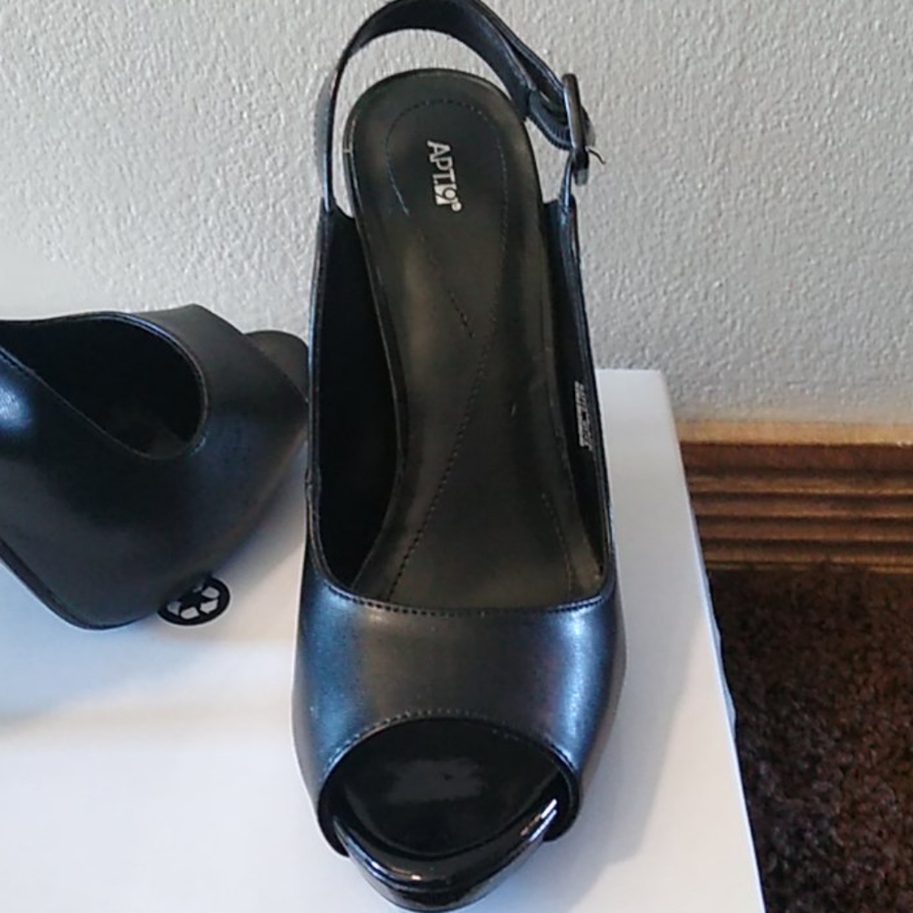 Shoes - Picture 8 of 10